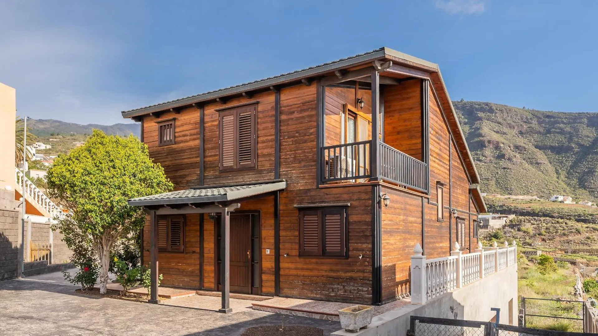 펜션 4Br Candelaria Wooden Home -Pool & Views - Parking