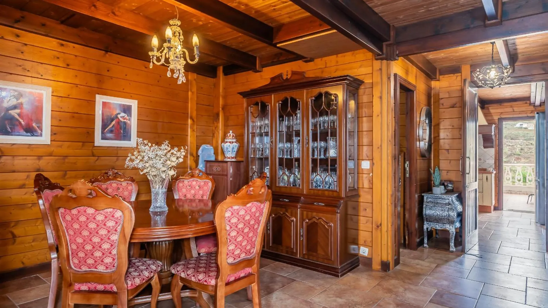 펜션 4Br Candelaria Wooden Home -Pool & Views - Parking